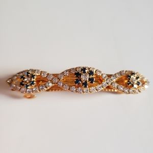 Adorable blue/clear crystal barrette
